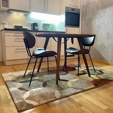 Stevie Nicks I Workplace I 24in Screen I Kitchen I Ps4 Appartement