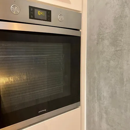 Stevie Nicks I Workplace I 24in Screen I Kitchen I Ps4 Appartement